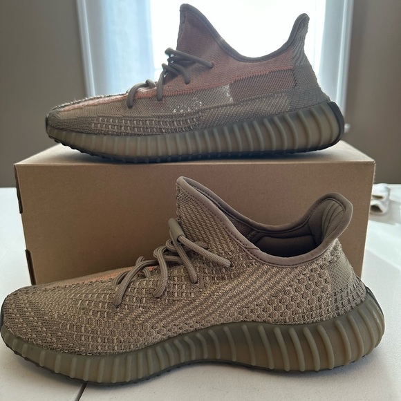 Adidas Yeezy 350 V2 Sand Taupe sz 11 FZ5240 main image 4